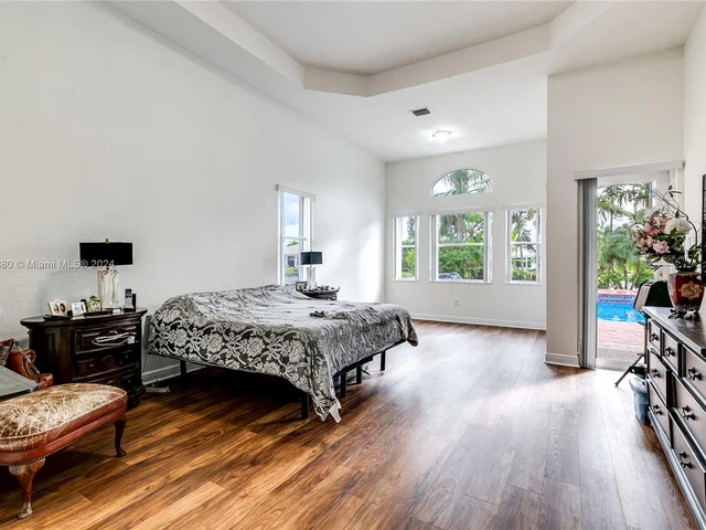 15036 SW 39th St, Davie FL 33331