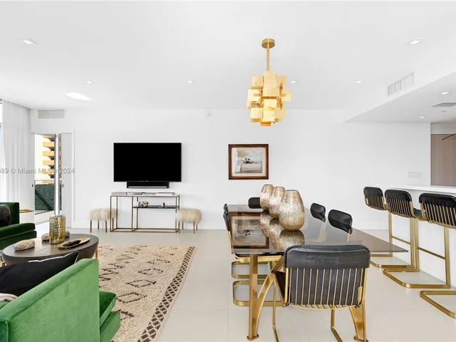 3737 Collins Ave # 703, Miami Beach FL 33140