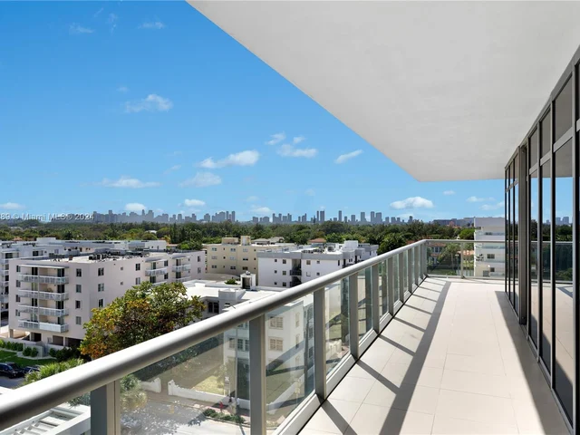 3737 Collins Ave # 703, Miami Beach FL 33140