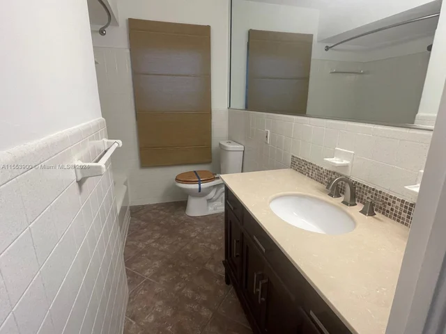 709 NE 25th Ave, Pompano Beach FL 33062