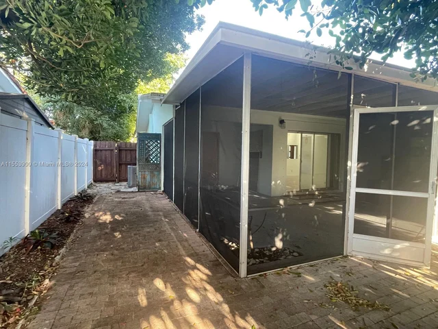 709 NE 25th Ave, Pompano Beach FL 33062