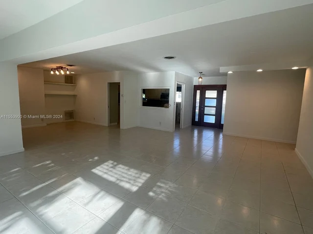 709 NE 25th Ave, Pompano Beach FL 33062