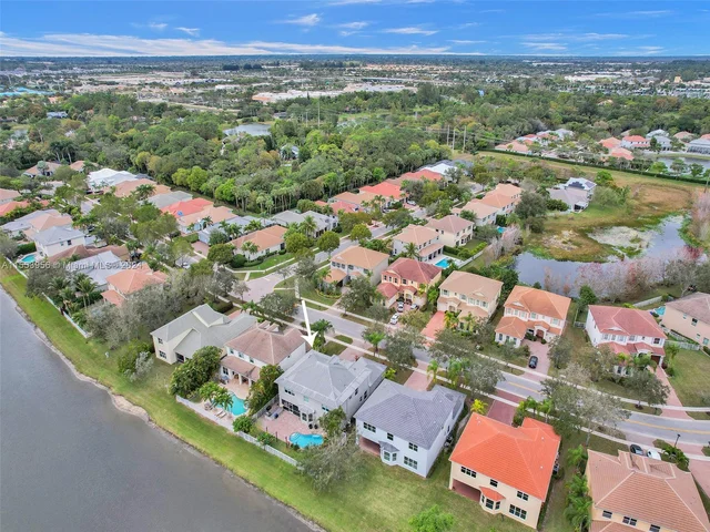 9342 Madewood Ct, West Palm Beach FL 33411