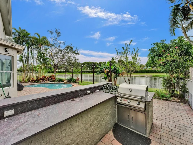 9342 Madewood Ct, West Palm Beach FL 33411