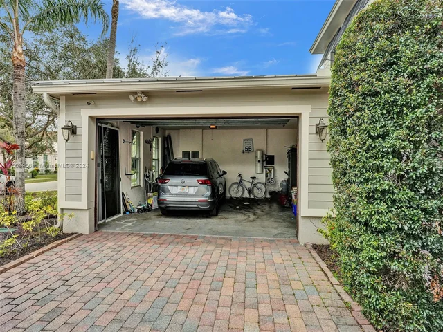 9342 Madewood Ct, West Palm Beach FL 33411