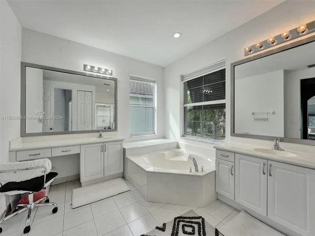 9342 Madewood Ct, West Palm Beach FL 33411