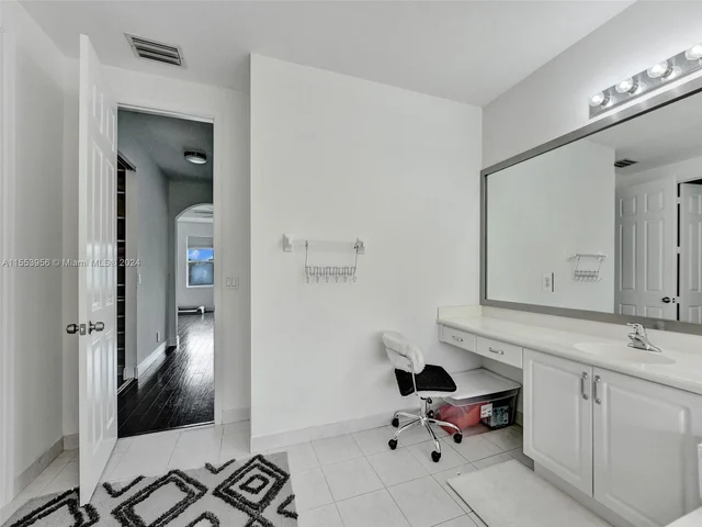 9342 Madewood Ct, West Palm Beach FL 33411