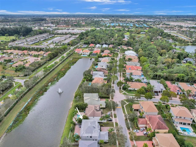 9342 Madewood Ct, West Palm Beach FL 33411