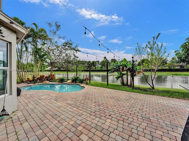 9342 Madewood Ct, West Palm Beach FL 33411