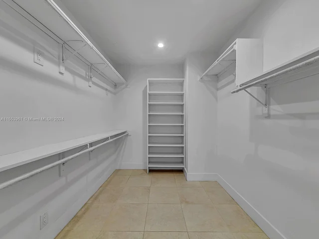 6901 Edgewater Dr # 215, Coral Gables FL 33133