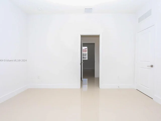 15610 SW 11 Ter, Miami FL 33194