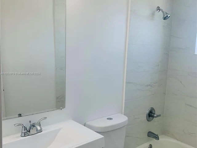 580 NE 127th St # 47, North Miami FL 33161