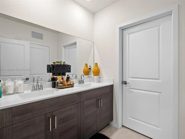 770 SE 18th St # 0, Homestead FL 33034