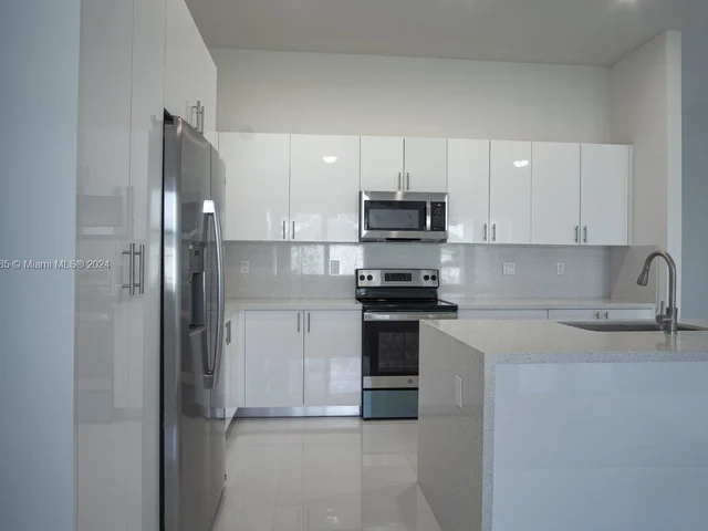 22590 SW 124 CT, Miami FL 33170