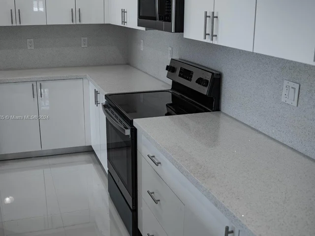 22590 SW 124 CT, Miami FL 33170