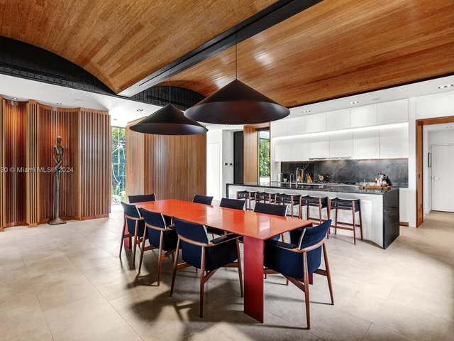 8055 Noremac Ave, Miami Beach FL 33141