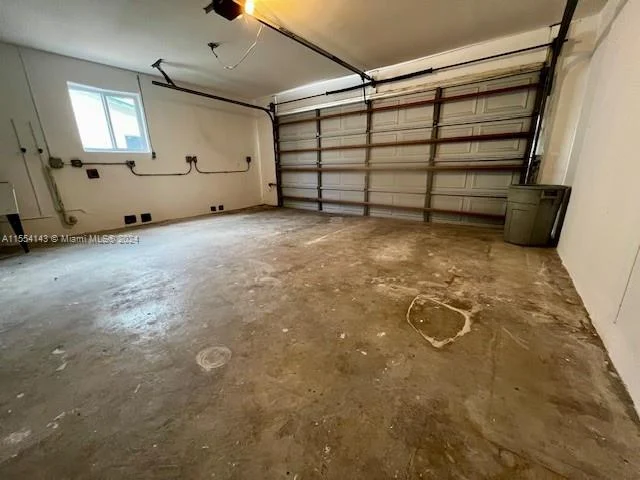 2905 NW 120th Way, Sunrise FL 33323