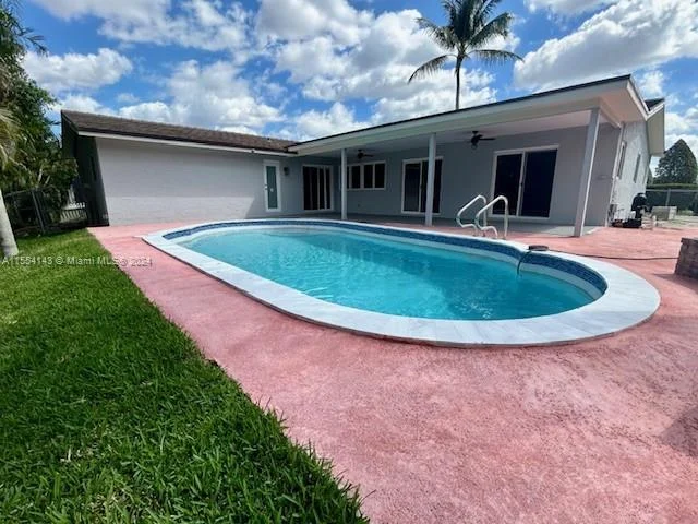 2905 NW 120th Way, Sunrise FL 33323