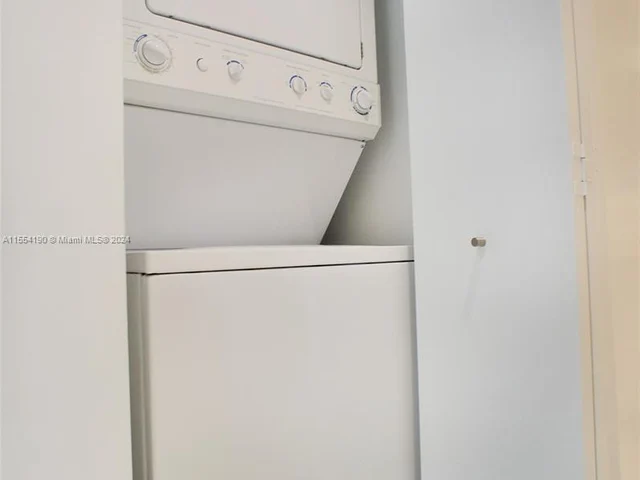 1331 Brickell Bay Dr # 1604, Miami FL 33131