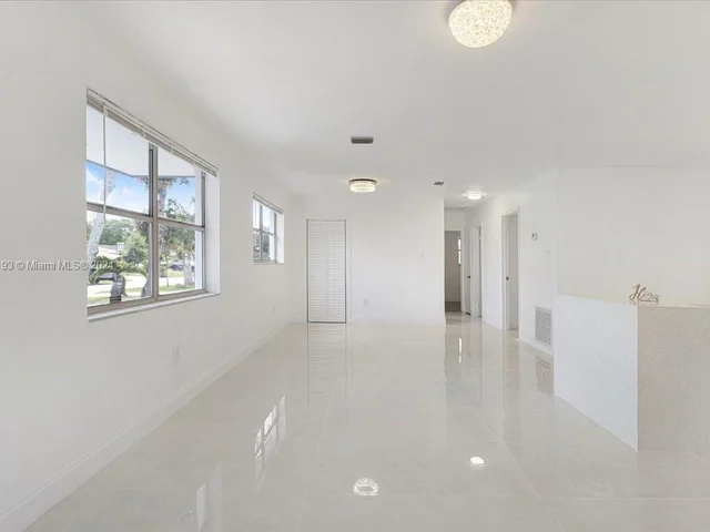 940 N 70th Way, Hollywood FL 33024