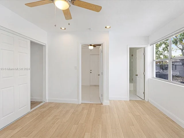 940 N 70th Way, Hollywood FL 33024