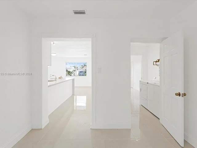 940 N 70th Way, Hollywood FL 33024