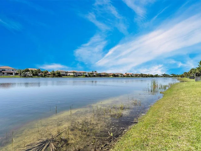 11150 NW 82nd Pl, Parkland FL 33076