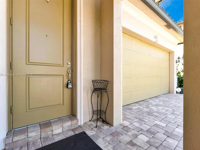 11150 NW 82nd Pl, Parkland FL 33076