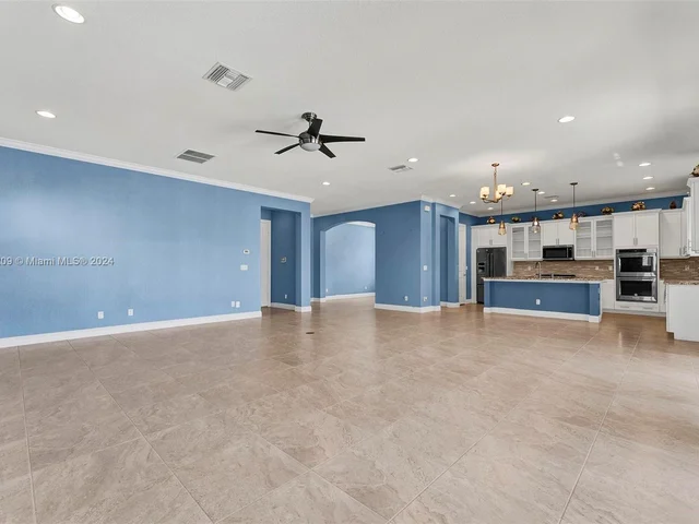 11150 NW 82nd Pl, Parkland FL 33076