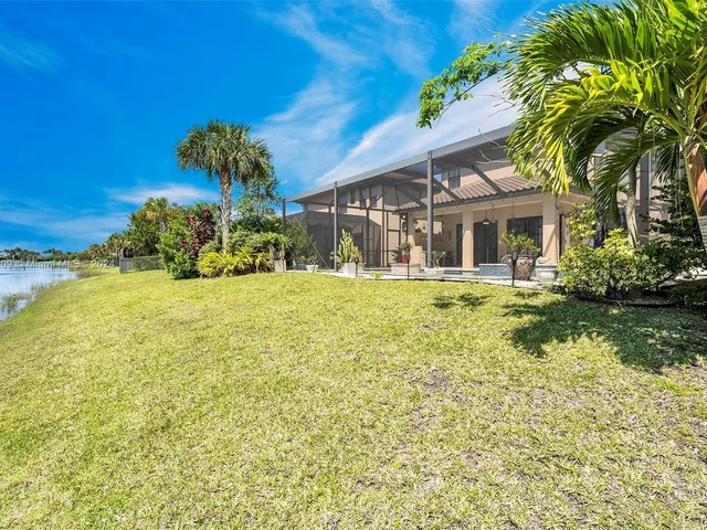 11150 NW 82nd Pl, Parkland FL 33076