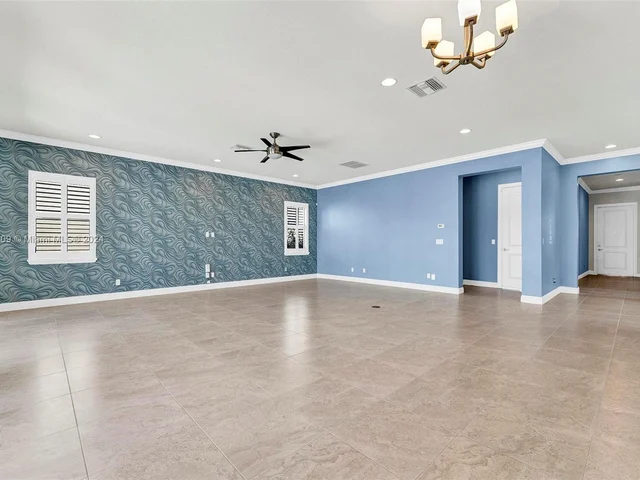 11150 NW 82nd Pl, Parkland FL 33076