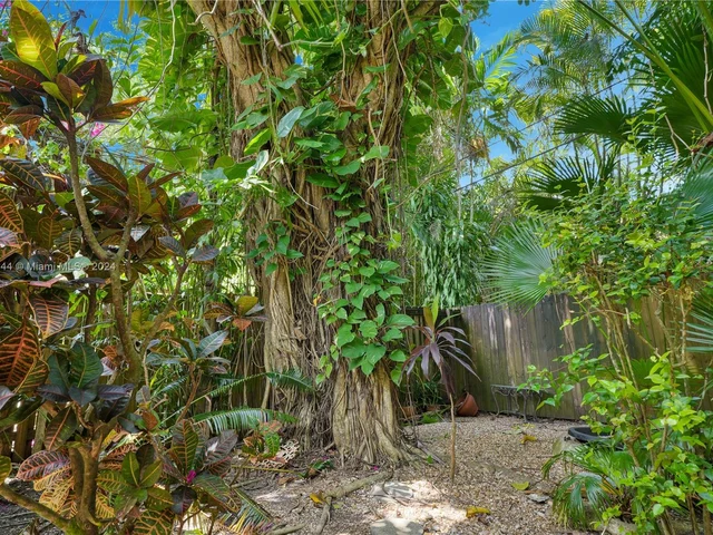 4137 Malaga Ave, Miami FL 33133