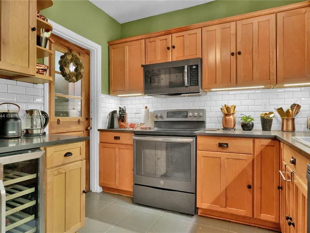 4137 Malaga Ave, Miami FL 33133