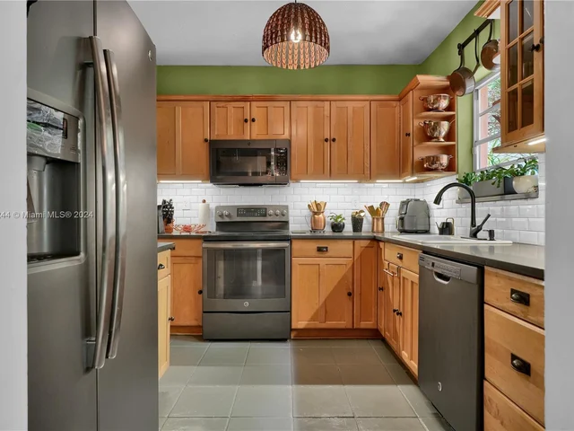 4137 Malaga Ave, Miami FL 33133