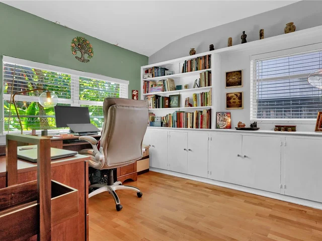 4137 Malaga Ave, Miami FL 33133