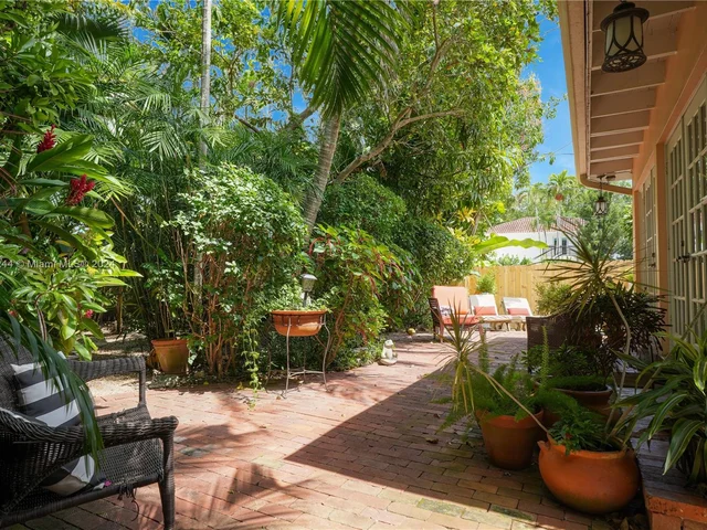 4137 Malaga Ave, Miami FL 33133