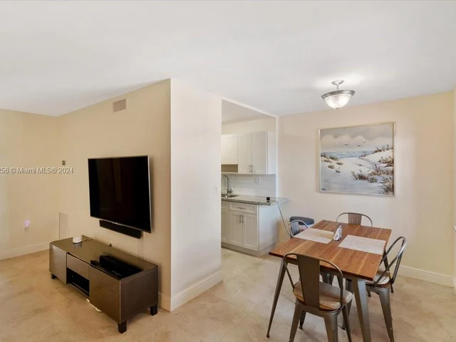 6620 W 2nd Ct # 305, Hialeah FL 33012