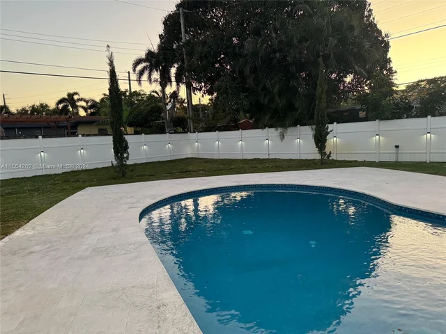 6760 Perry St, Hollywood FL 33024