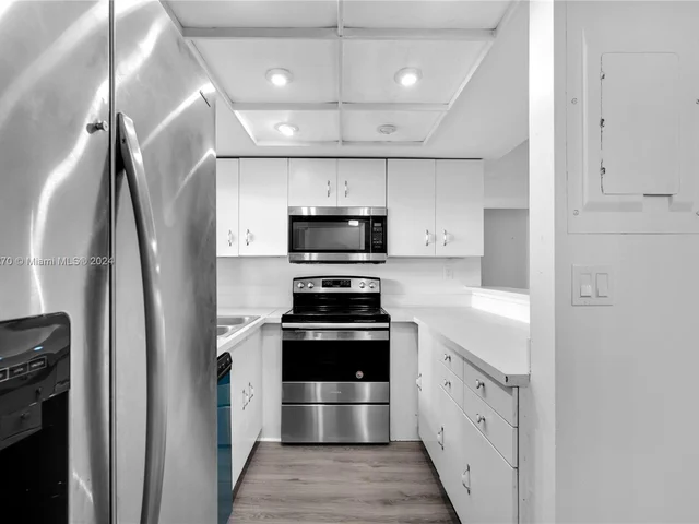 269 NW 7th St # 121, Miami FL 33136