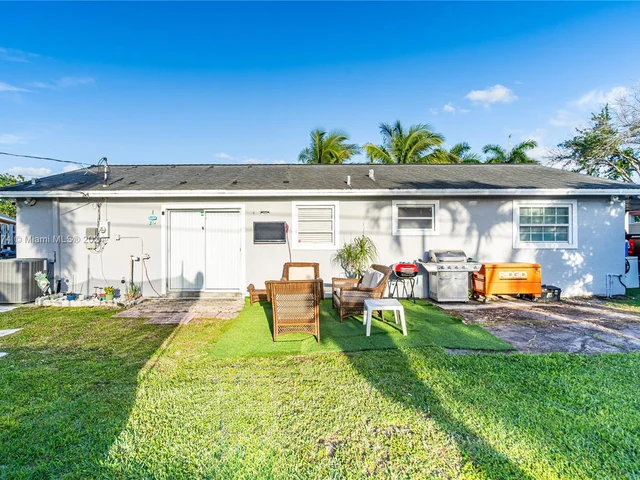 777 Scott Dr, West Palm Beach FL 33415