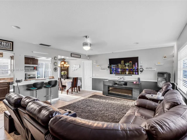 777 Scott Dr, West Palm Beach FL 33415