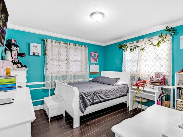 777 Scott Dr, West Palm Beach FL 33415