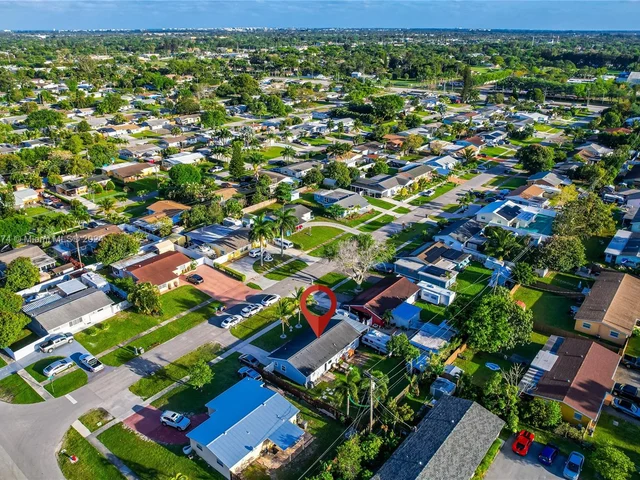 777 Scott Dr, West Palm Beach FL 33415