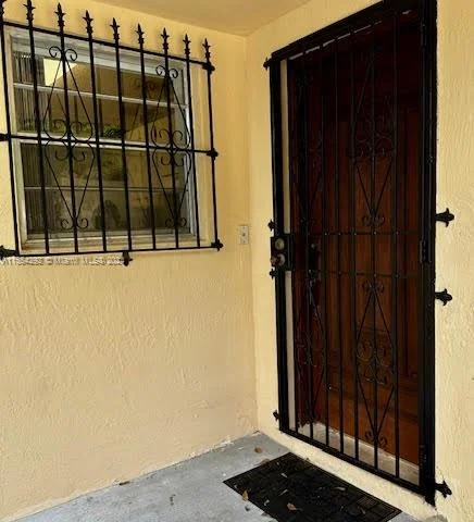 8302 SW 10th St Unit B, Miami FL 33144