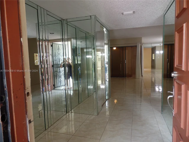 335 Ives Dairy Rd # A33506, Miami FL 33179