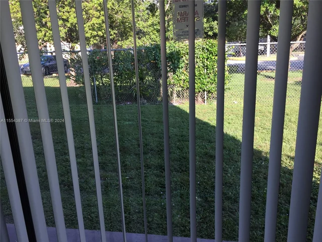 7095 NW 179th St # 112, Hialeah FL 33015