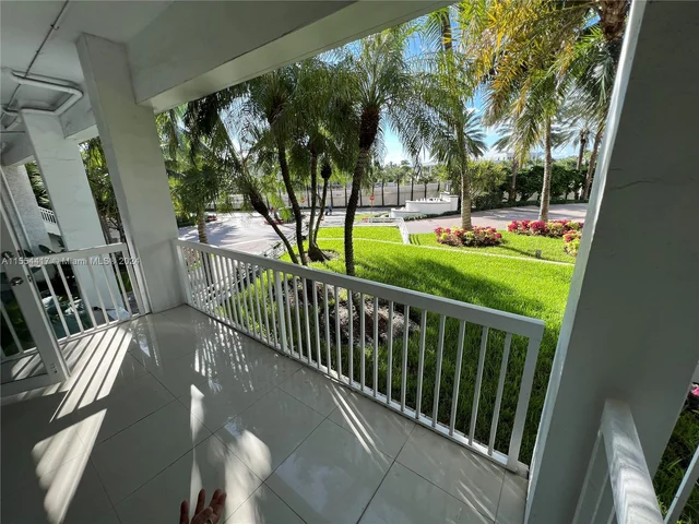 10275 Collins Ave # 112, Bal Harbour FL 33154