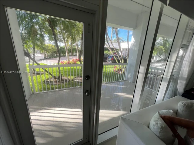 10275 Collins Ave # 112, Bal Harbour FL 33154