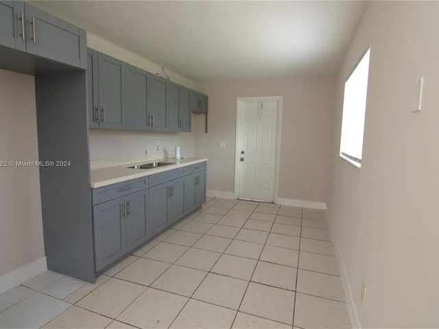 806 NW 10th St # 2, Hallandale Beach FL 33009