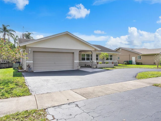 5712 SW 118th Ave, Cooper City FL 33330